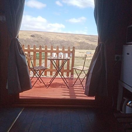 Wee Hoose Glamping 3 Hotel Kinbrace Eksteriør billede